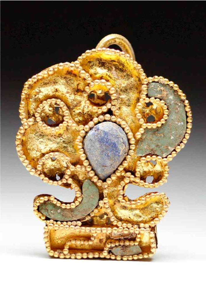 Xiongnu earrings from the TUH [Tamirin ulaan hushuu] cemetery, Mongolia ...